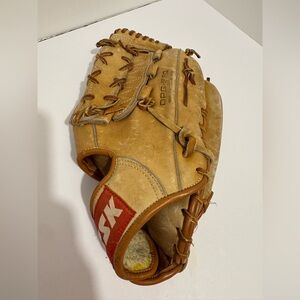 SSK—DPG-560 Dimple Steerhide Leather 12” Baseball Softball Glove RIGHT THROW